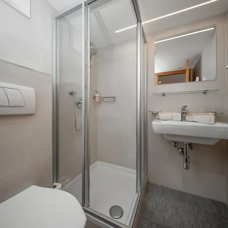 Gæstehus Pitze 3*