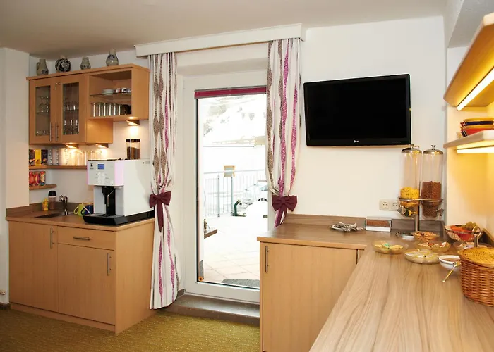 Pitze ゲストハウス 3*